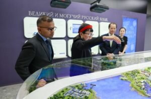 Heads-of-Consulates-General-in-Vladivostok-Attend-the-Festive-Opening-Program-of-the-National-Center-
